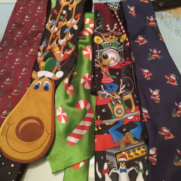Christmas ties - Picture 1 of 12